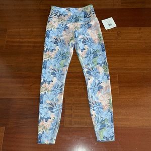 Beyond Yoga leggings NWT - Size Small